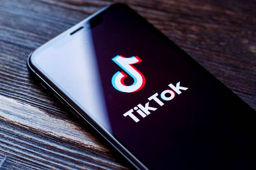 Роскомнадзор потребовал от TikTok удалить призывы к участию несовершеннолетних в протестах