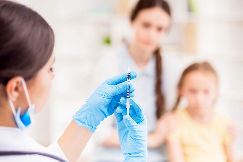 В России вакцину от COVID-19 начнут испытывать на детях