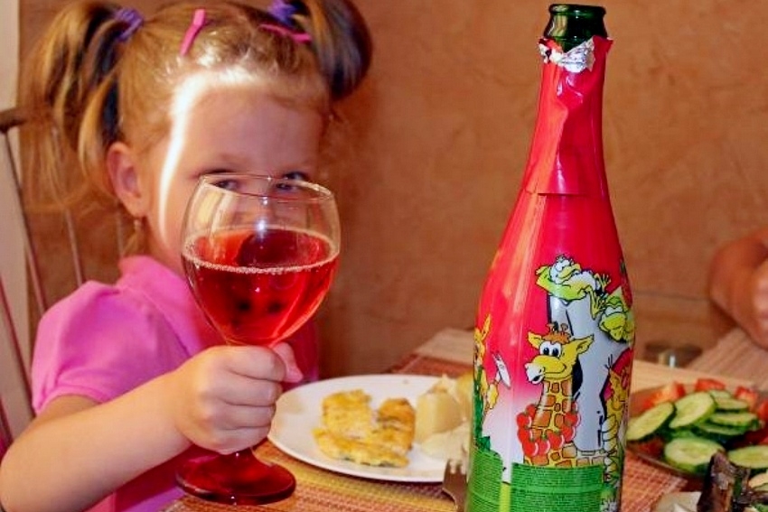 В России предлагают запретить детское шампанское