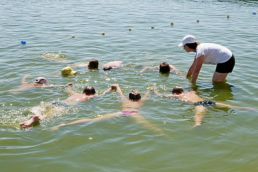В Тамбове бесплатно обучают детей плаванию 0