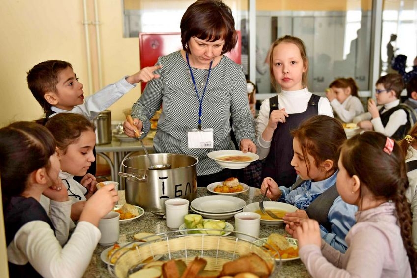 Школьники Тамбовской области будут обеспечены бесплатным горячим питанием с 1 сентября 2020 года
