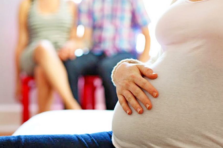 Профильный комитет Думы выступил против запрета на суррогатное материнство