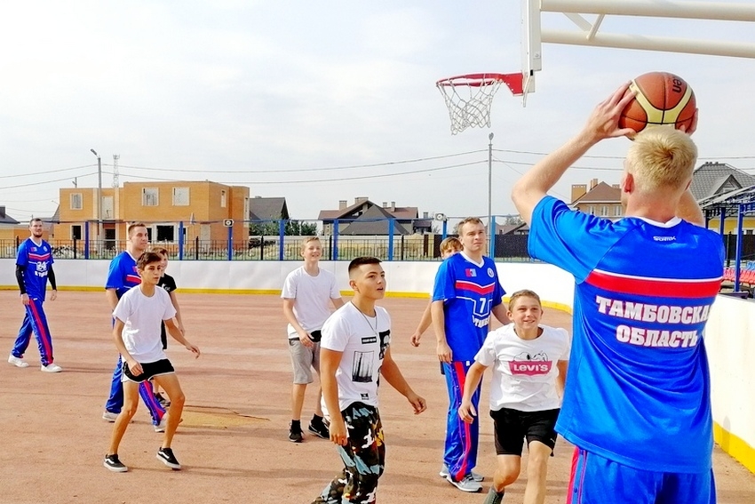 Баскетбольный клуб "Тамбов" начинает серию мастер-классов для школьников