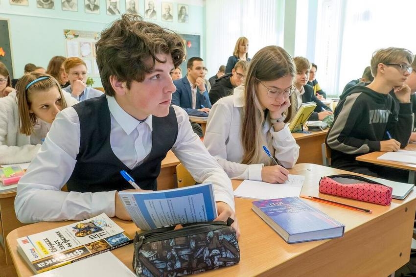 Вице-спикер Госдумы Петр Толстой назвал систему образования в России навязанной извне [+Видео]