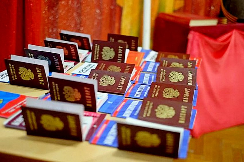 Одаренным школьникам области в торжественной обстановке вручат паспорта
