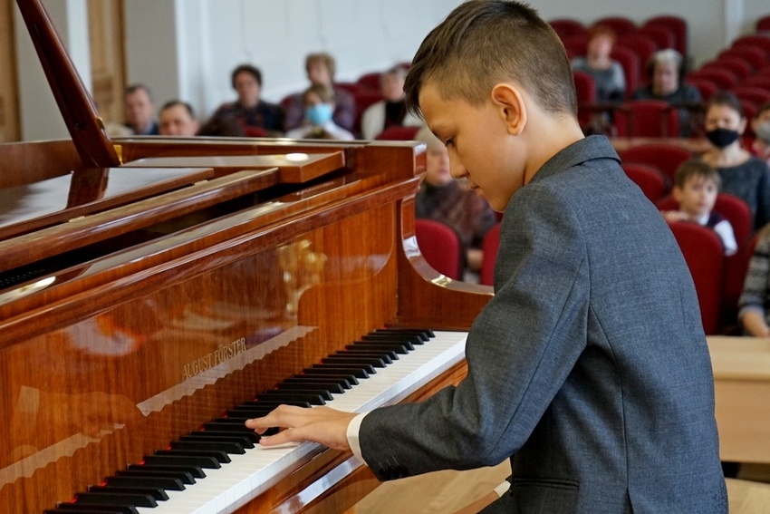 В детской музыкальной школе № 2 наградили победителей Всероссийского фортепианного конкурса