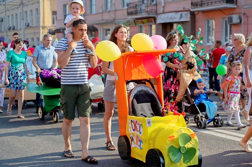 В Тамбове прошел традиционный Парад колясок 10