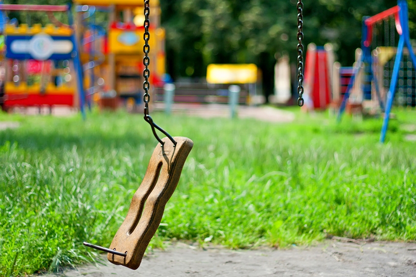 Горячая линия: сообщите о небезопасных детских площадках