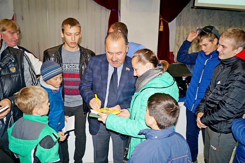 Валерий Газзаев: Нужно развивать детский футбол 7