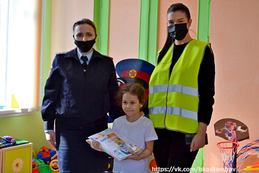 В Тамбовской области наградили победителей детского конкурса рисунков «Весенняя дорога» 2