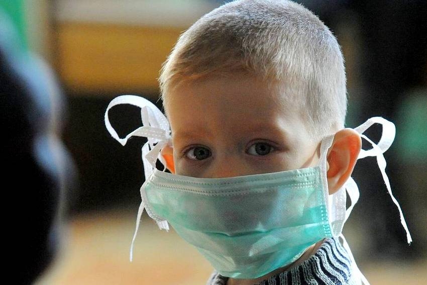 Эпидемиолог опроверг данные о распространении коронавируса детьми