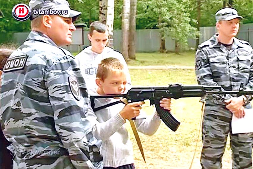 Шифровки, фотороботы, стрельба: дети из центра «Росинка» познакомились с работой полицейских