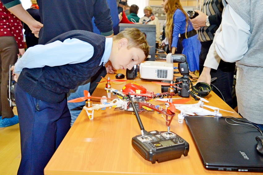 Юные изобретатели представили свои проекты на выставке научно-технического творчества