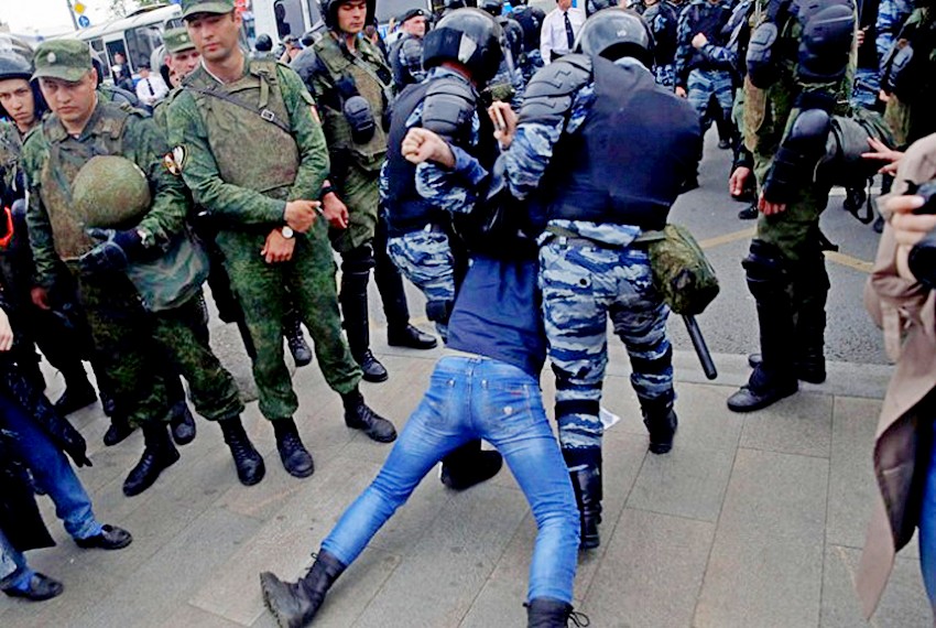В ходе акции оппозиции в Москве задержали 136 несовершеннолетних